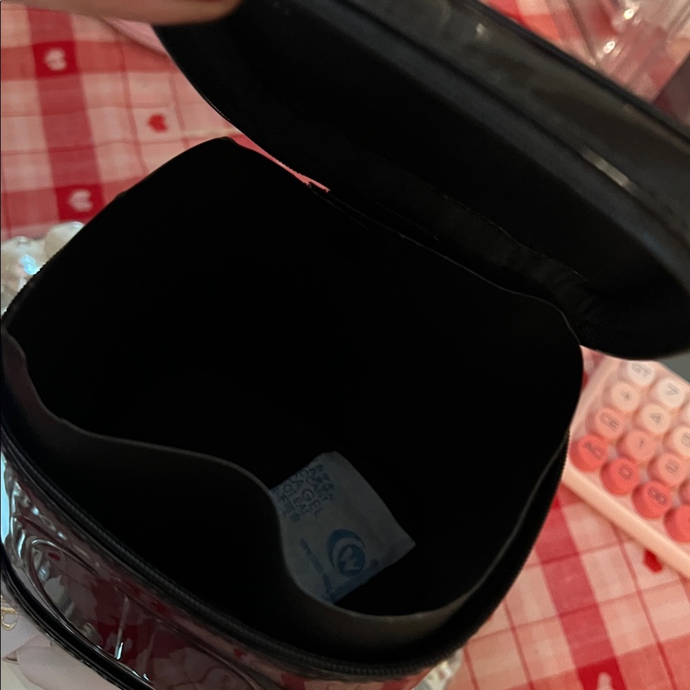 Dior Black Patent Makeup Train Case with White Gold-Logo Bow - Picture 6 of 7